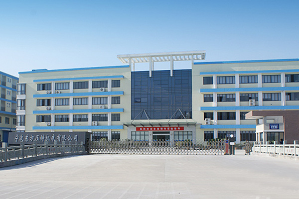 如何安全使用鋅合金壓鑄機(jī)？